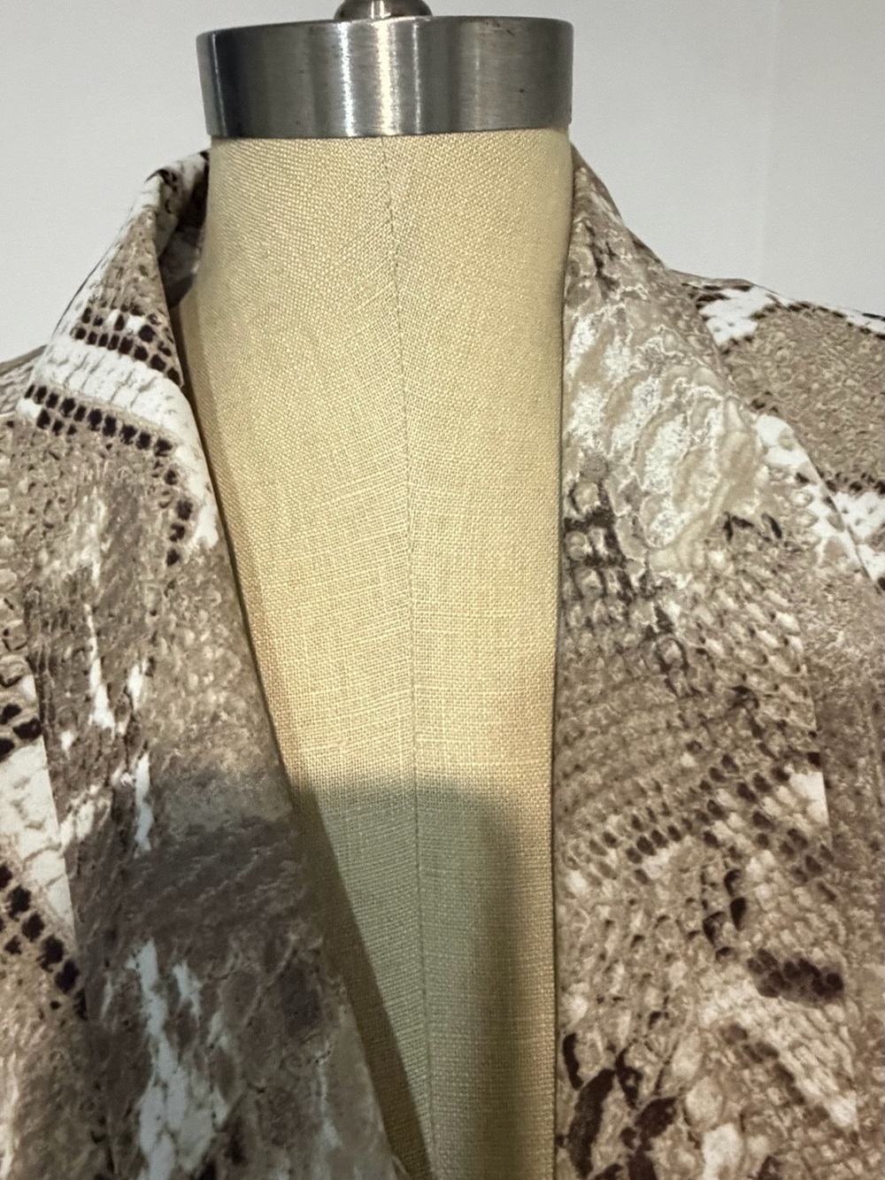 Roz & Ali Taupe and White Snake-Print Open Front Blazer